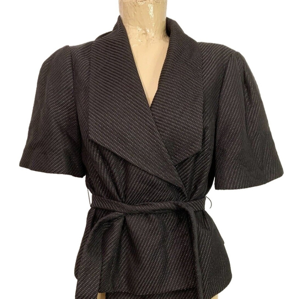 THE LIMITED BLACK AND GREAT WITH METALLIC THREAD SHORT SLEEVE JACKET SIZE LARGE